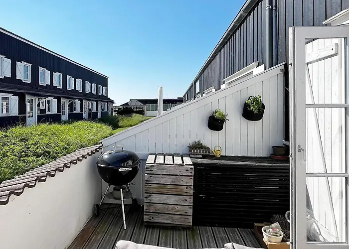 6 Person In Vestervig-by Traum *